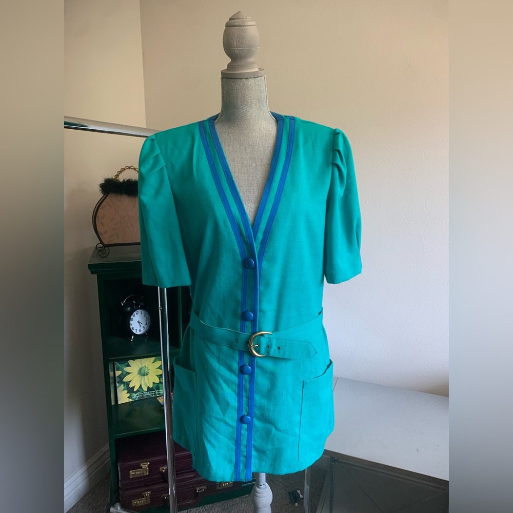 Taylor wood vintage top with shoulder pads